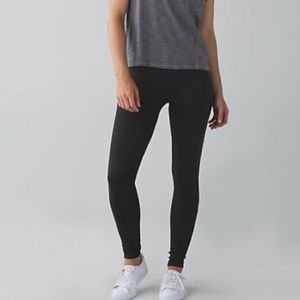 2 PAIRS EUC LULULEMON SZ 4 ZONE IN